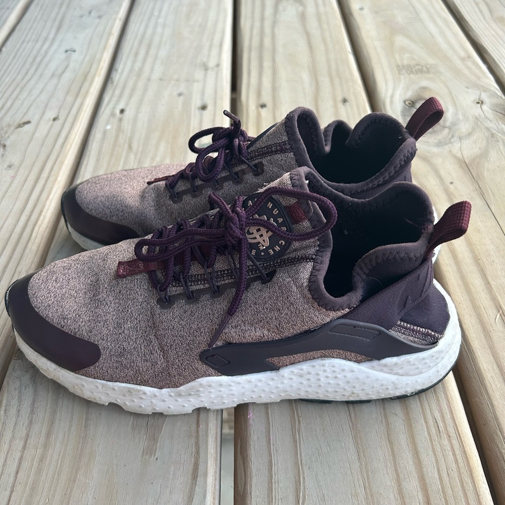 Nike Women's Sneakers in Purple and White